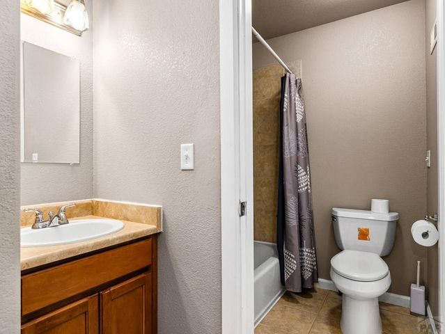 43948 Hunsaker Rd, Avondale, CO 81022