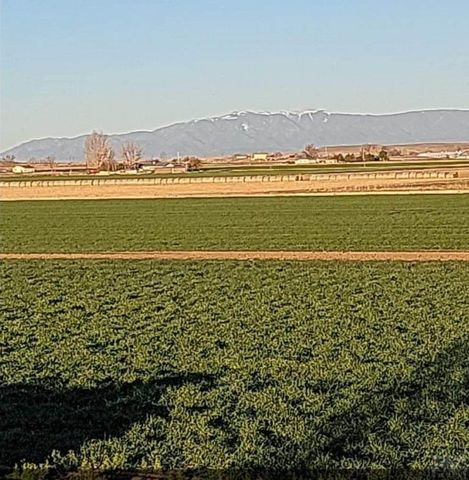 43948 Hunsaker Rd, Avondale, CO 81022