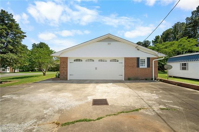 533 Rockway Drive, Lexington, NC 27295