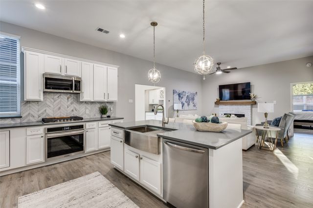 2405 Warwick Avenue, Flower Mound, TX 75028