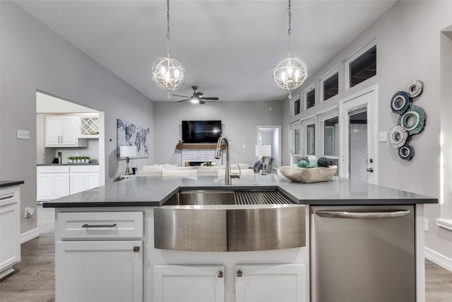 2405 Warwick Avenue, Flower Mound, TX 75028