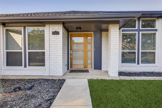 2405 Warwick Avenue, Flower Mound, TX 75028