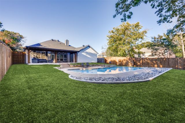 2405 Warwick Avenue, Flower Mound, TX 75028