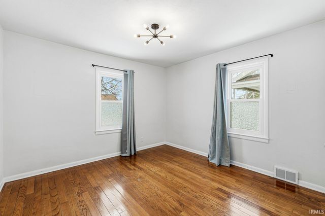 102 Helen Avenue, Mishawaka, IN 46544