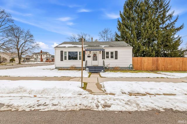 102 Helen Avenue, Mishawaka, IN 46544