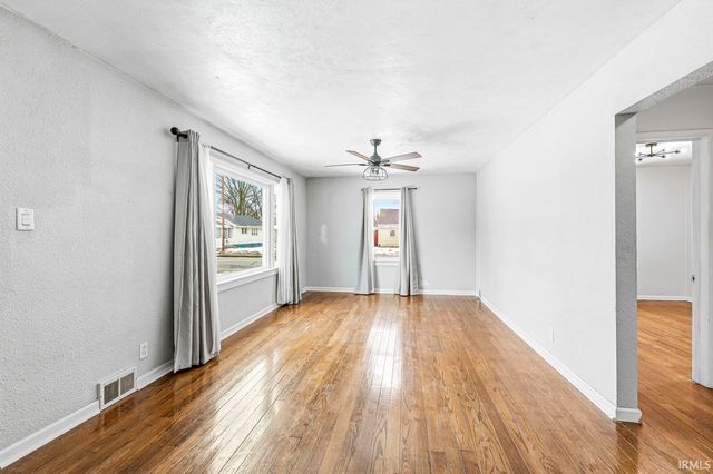 102 Helen Avenue, Mishawaka, IN 46544