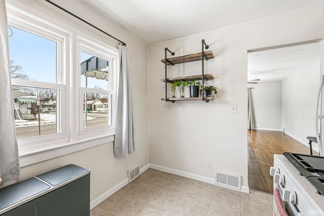 102 Helen Avenue, Mishawaka, IN 46544