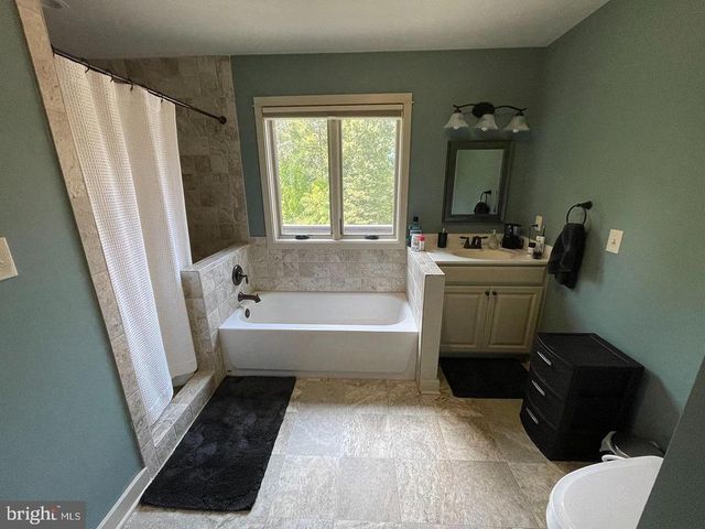 99 BLUFF MTN RD, Madison, VA 22727