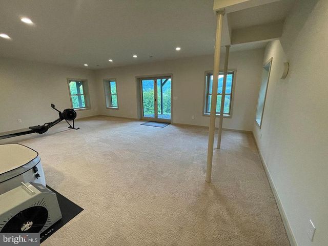 99 BLUFF MTN RD, Madison, VA 22727