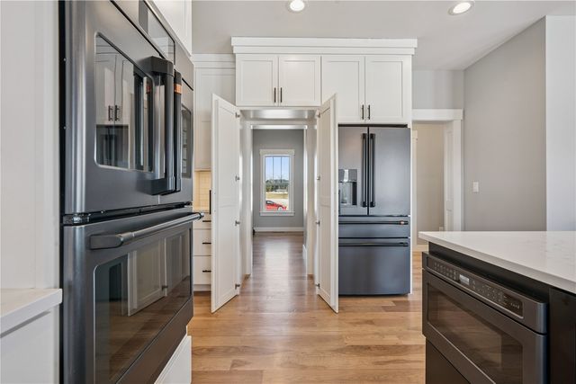 9267 Feather Ridge Pass, Cedar Rapids, IA 52411