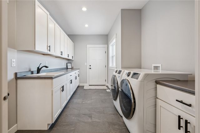 9267 Feather Ridge Pass, Cedar Rapids, IA 52411