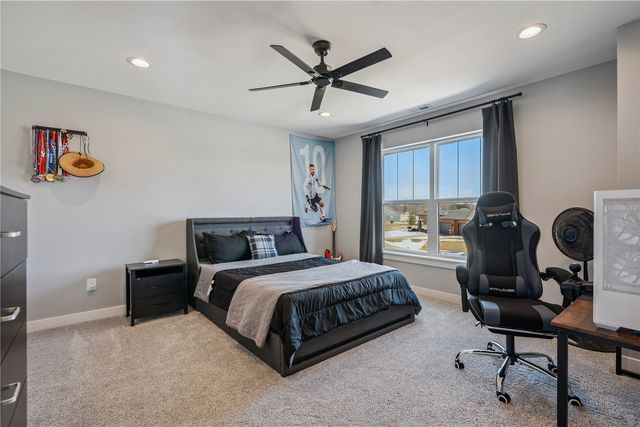 9267 Feather Ridge Pass, Cedar Rapids, IA 52411