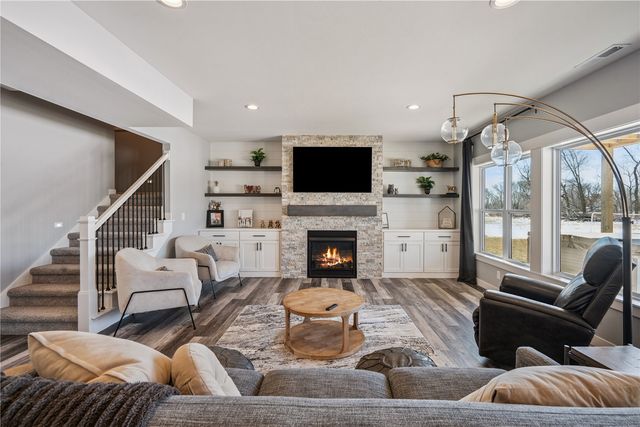 9267 Feather Ridge Pass, Cedar Rapids, IA 52411