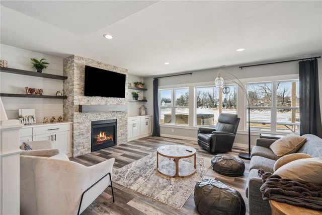 9267 Feather Ridge Pass, Cedar Rapids, IA 52411