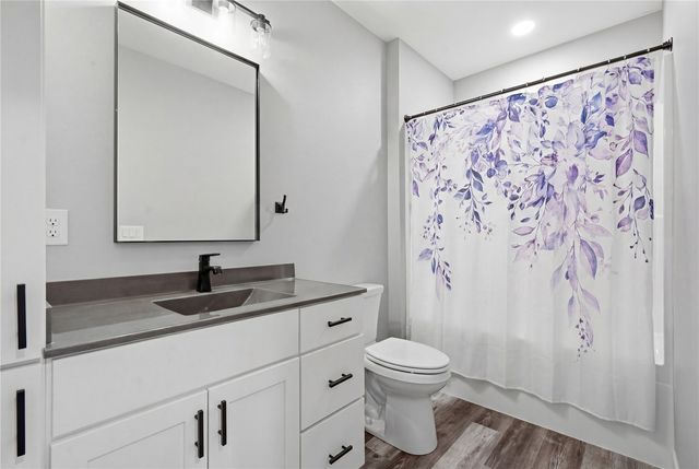 9267 Feather Ridge Pass, Cedar Rapids, IA 52411