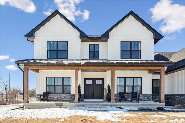 9267 Feather Ridge Pass, Cedar Rapids, IA 52411