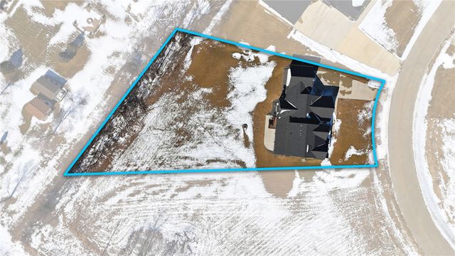 9267 Feather Ridge Pass, Cedar Rapids, IA 52411