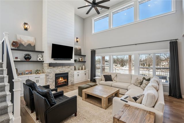 9267 Feather Ridge Pass, Cedar Rapids, IA 52411