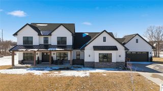 9267 Feather Ridge Pass, Cedar Rapids, IA 52411