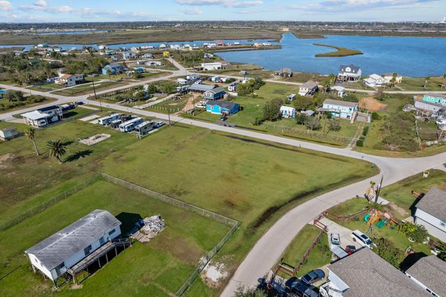 4531 Mallard Street, Hitchcock, TX 77563