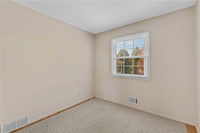 28 Campfire Road South, Henrietta, NY 14467