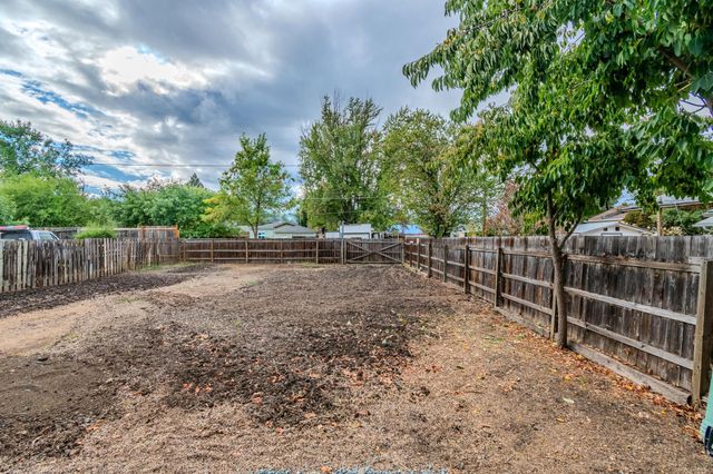 820 Newtown Street, Medford, OR 97501