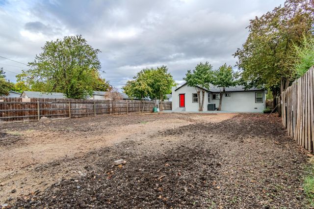 820 Newtown Street, Medford, OR 97501