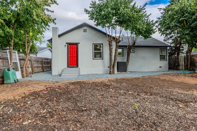 820 Newtown Street, Medford, OR 97501