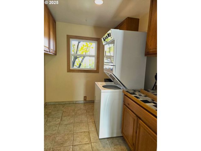 212 Nw 5th Ave, John Day, OR 97845