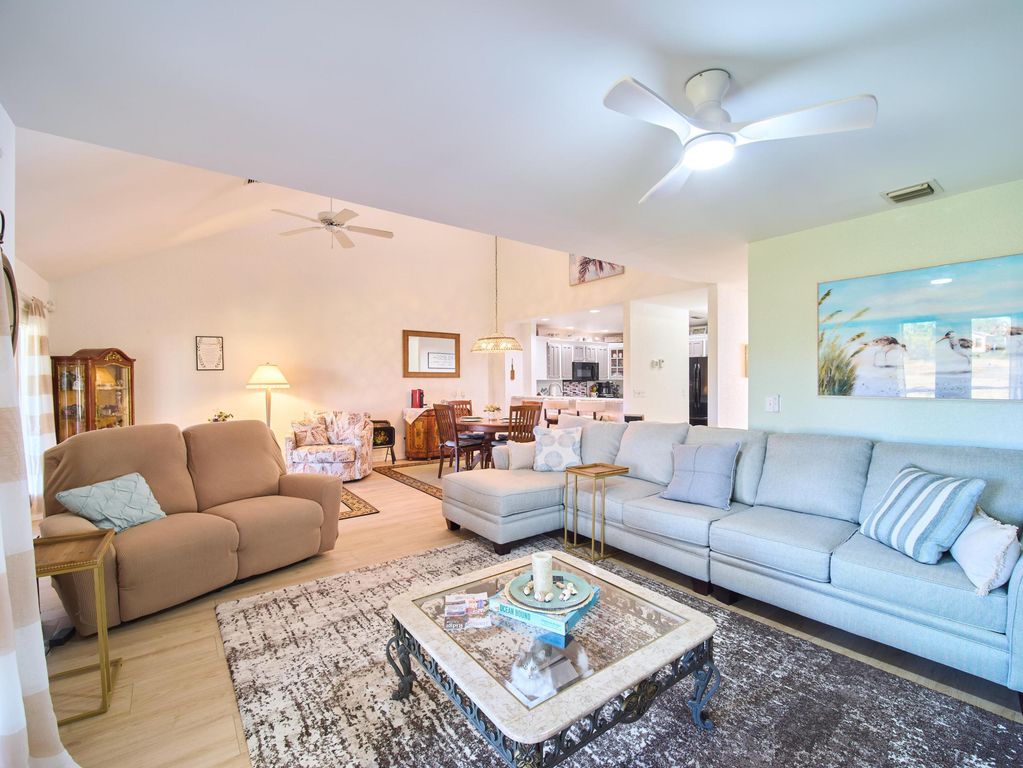 6116 SE Georgetown Place, Hobe Sound, FL 33455