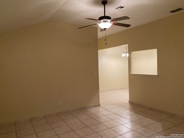 707 Dallas, Pleasanton, TX 78064