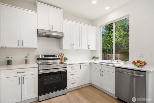 24270 SE 11th Place, Sammamish, WA 98075