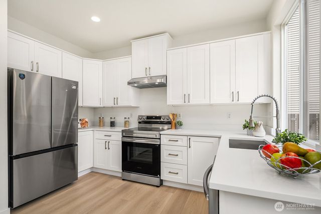 24270 SE 11th Place, Sammamish, WA 98075
