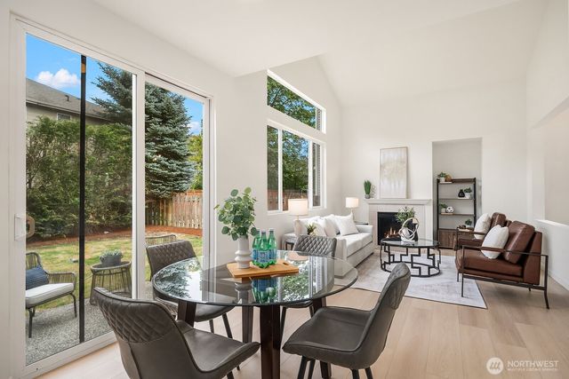 24270 SE 11th Place, Sammamish, WA 98075
