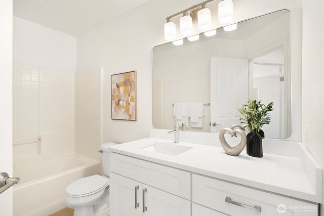 24270 SE 11th Place, Sammamish, WA 98075