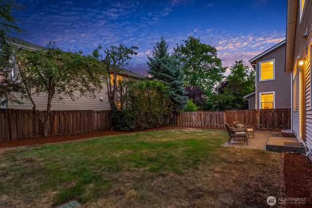24270 SE 11th Place, Sammamish, WA 98075