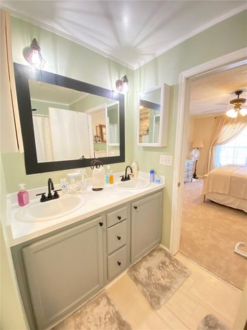 8330 FANTASIA PARK WAY, Riverview, FL 33578