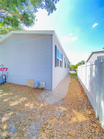 8330 FANTASIA PARK WAY, Riverview, FL 33578