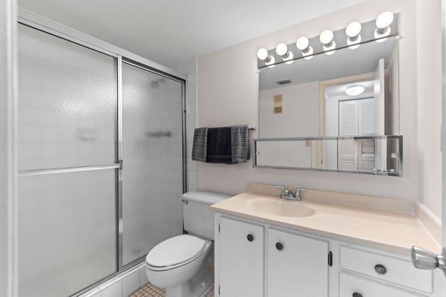 900 COLONY POINT Circle 511, Pembroke Pines, FL 33026
