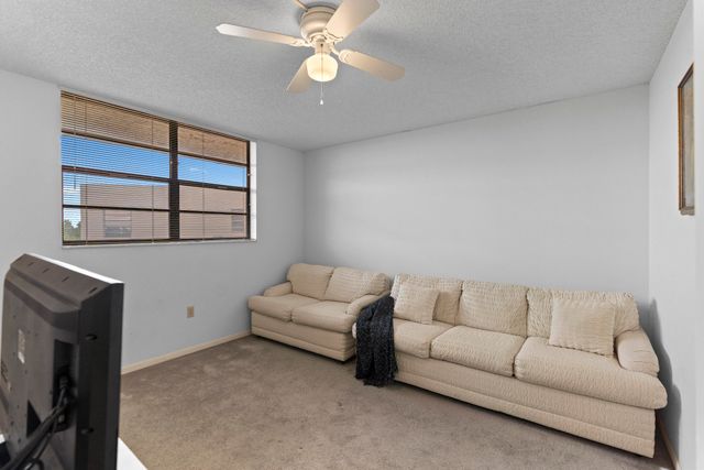 900 COLONY POINT Circle 511, Pembroke Pines, FL 33026