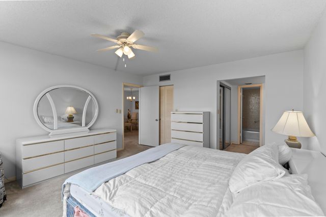 900 COLONY POINT Circle 511, Pembroke Pines, FL 33026