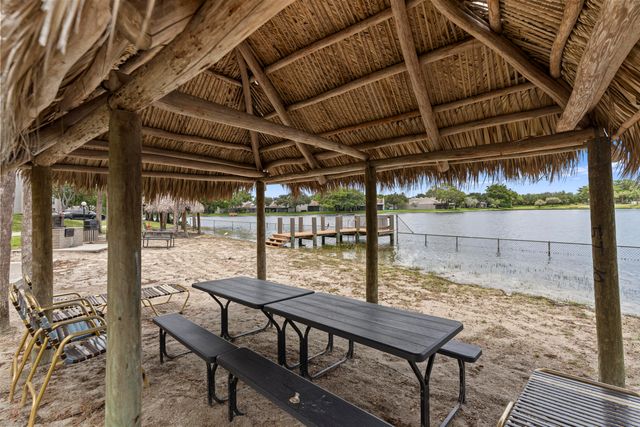 900 COLONY POINT Circle 511, Pembroke Pines, FL 33026