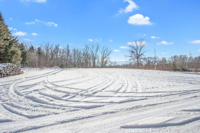 2454 FOREST MEADOWS COURT, Green Bay, WI 54313