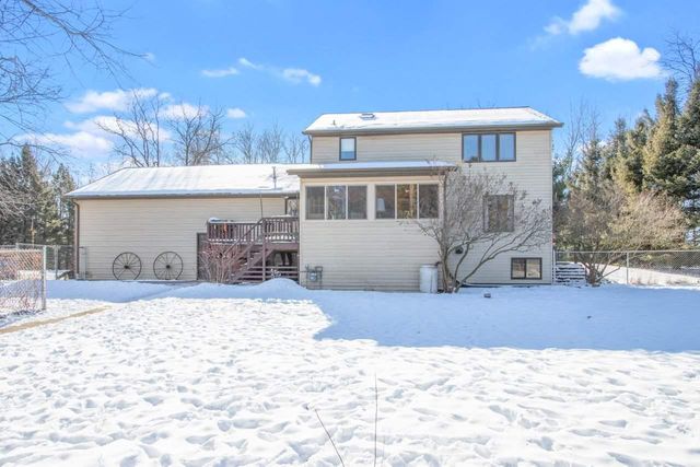 2454 FOREST MEADOWS COURT, Green Bay, WI 54313