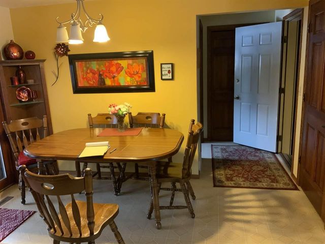 2454 FOREST MEADOWS COURT, Green Bay, WI 54313