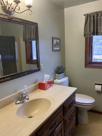 2454 FOREST MEADOWS COURT, Green Bay, WI 54313