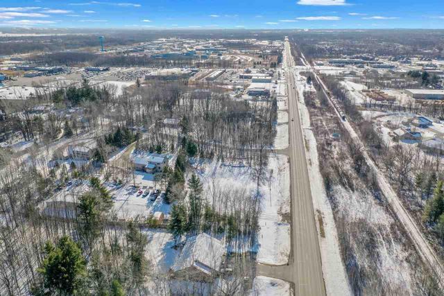 2454 FOREST MEADOWS COURT, Green Bay, WI 54313