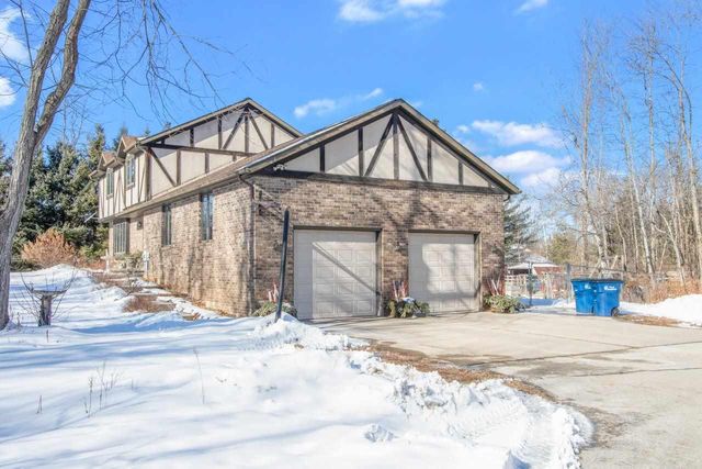 2454 FOREST MEADOWS COURT, Green Bay, WI 54313