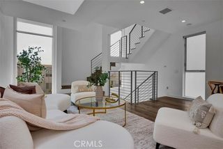 6919 Knowlton Place, Los Angeles, CA 90045