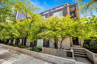 235 W Eugenie Street G6, Chicago, IL 60614